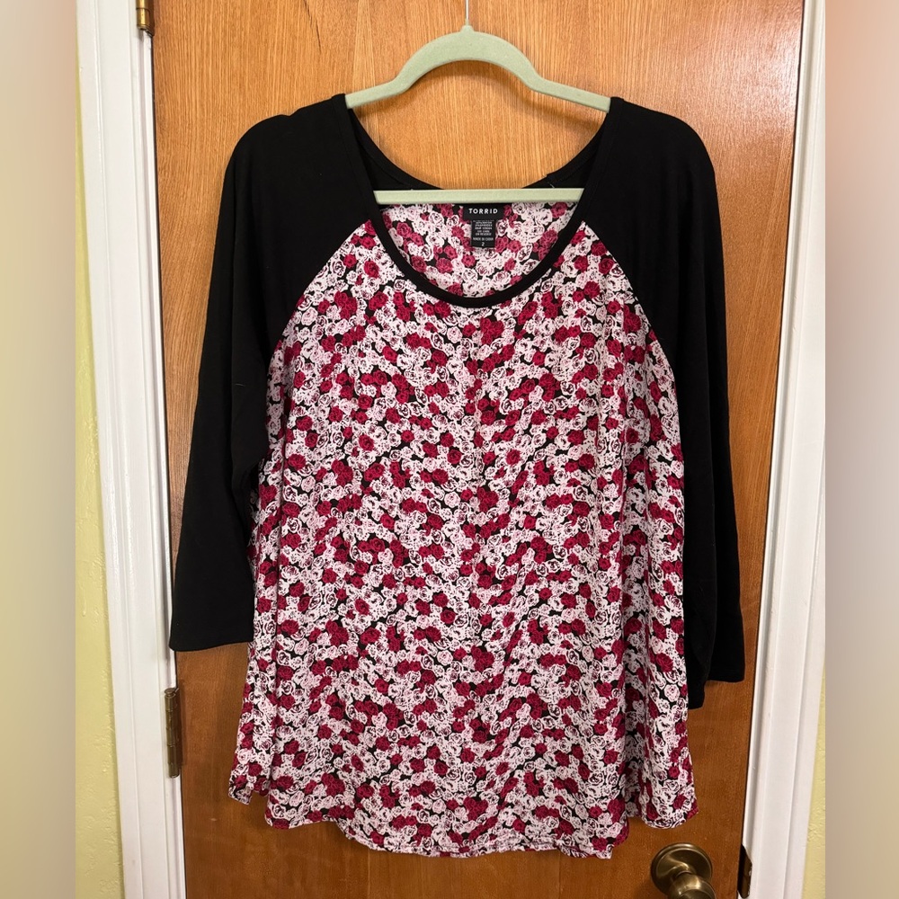 Torrid Size 2 Floral 3/4 Length Sleeve Blouse